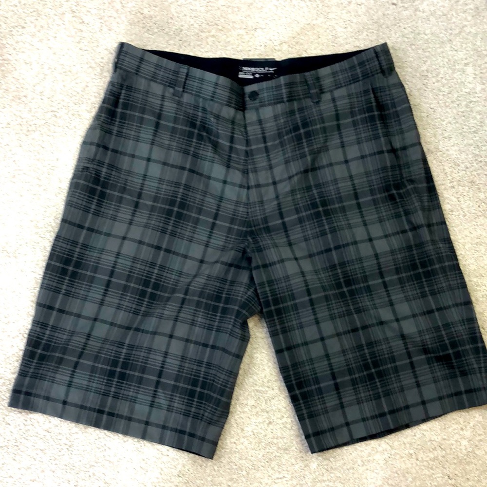Nike Golf shorts. Men 36